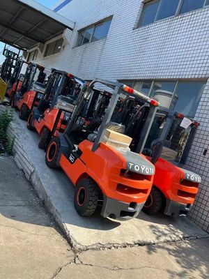 3 toneladas 3000 kg Toyota Forklift usado FDZN30 com motor japonês ISUZU em boas condições
