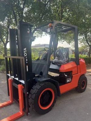 3 toneladas 3000 kg Toyota Forklift usado FDZN30 com motor japonês ISUZU em boas condições