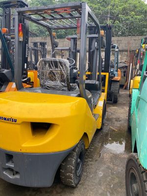 Mova a sua loja de alimentos com a empilhadeira diesel Komatsu FD30 de 3 toneladas FD25 FD40 FD50