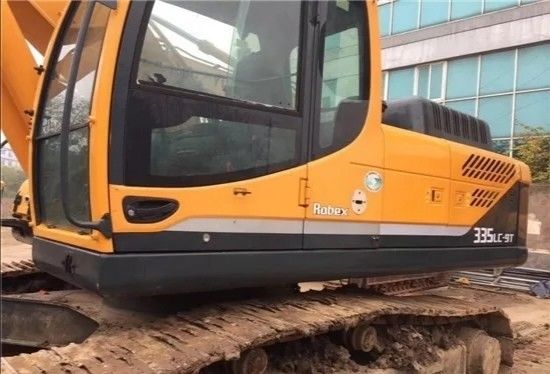 Hyundai 335LC-9 de segunda mão Escavação 4m3 Capacidade de balde e válvula hidráulica original