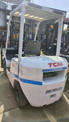 Forquilhinha diesel de 2,5 toneladas TCM de alta potência com altura de elevação de 3 m e cilindro personalizável