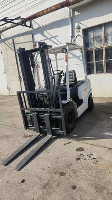 Forquilhinha diesel de 2,5 toneladas TCM de alta potência com altura de elevação de 3 m e cilindro personalizável