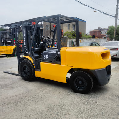 1200 mm Largura do garfo Fonte de alimentação manual usado Komatsu FD50 5 toneladas em boas condições