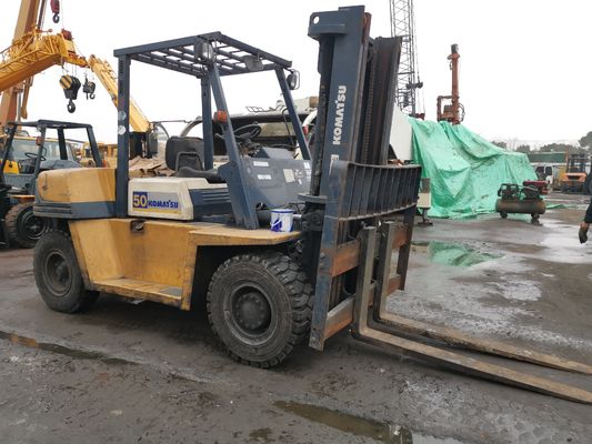 Produto japonês fabricado no Japão Komatsu Usado 5 toneladas em elevadores elevadores FD50 5 toneladas no Japão