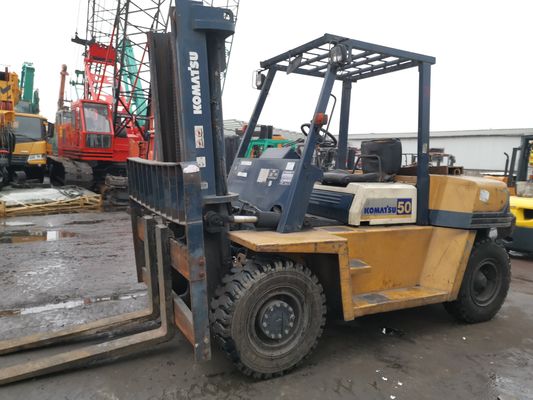 Produto japonês fabricado no Japão Komatsu Usado 5 toneladas em elevadores elevadores FD50 5 toneladas no Japão