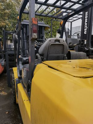 Komatsu 4.5T 3 Etapas 4.5m Alturas de elevação em empilhadeira Japão Original FD50 Diesel Usado