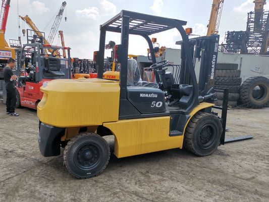 Fonte de alimentação manual Japão Komatsu FD50 empilhadeira de 5 toneladas com mudança lateral 3 estágios 2 estágios