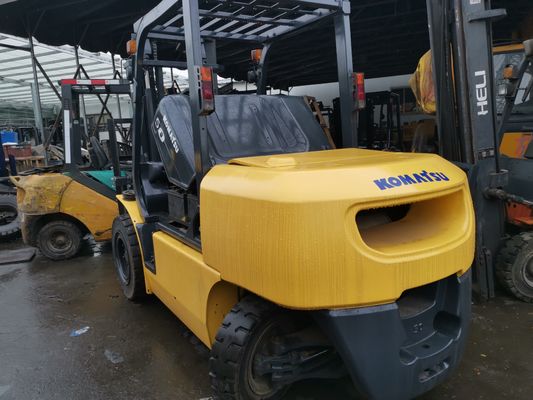 Fonte de alimentação manual Japão Komatsu FD50 empilhadeira de 5 toneladas com mudança lateral 3 estágios 2 estágios