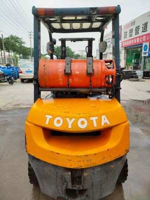 2012 Toyota 7F25 caminhão de empilhadeira a GLP com motor japonês e motor a gasolina 2,5 toneladas
