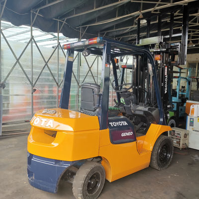 Caminhão elevador industrial de 2,5 toneladas a gás diesel com Toyota Seat Lift Altura 4,8m 4,5m 6m Usado