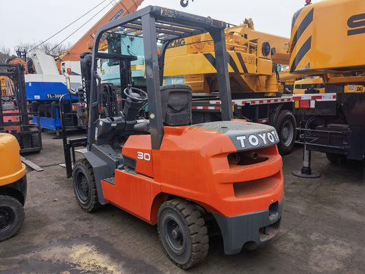 Acessível Toyota FD30 Usado empilhadeira de 3 toneladas com cilindro médio e largura de forquilha rotina