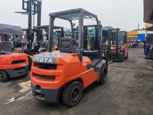 Acessível Toyota FD30 Usado empilhadeira de 3 toneladas com cilindro médio e largura de forquilha rotina