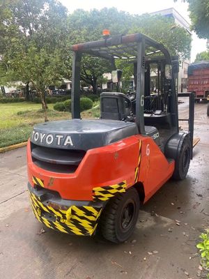 Forquilhinha Toyota 5 toneladas diesel com motor japonês