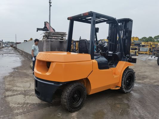 Usado Toyota Gasolina 2.5ton 3 Ton em Shanghai Yard com largura de forquilha rotina
