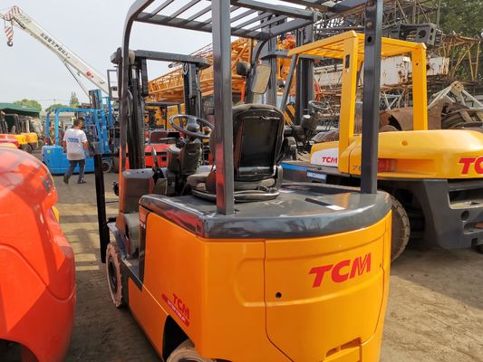 TCM FB25-7 Elevador elétrico a bateria com capacidade de 1,5 a 4,0 toneladas e largura de garfo de rotina