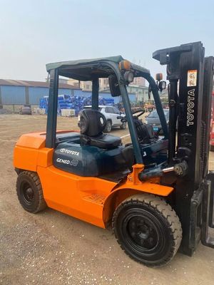 Usado Toyota FD40.4 toneladas em empilhadeira com 2 estágios Mast 3m 4meters 4.5m Peso KG 4000 kg