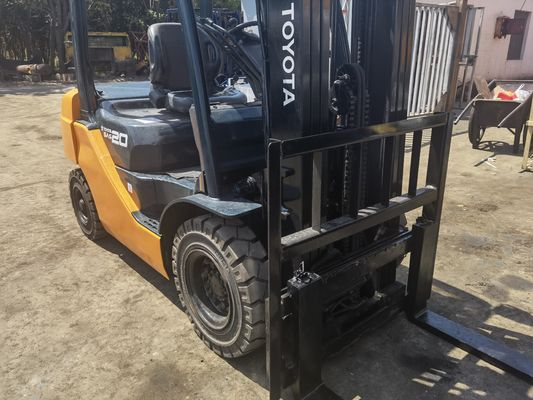 2 toneladas de empilhadeira Toyota com 3 estágios Mast Side Shift Toyota Seat 4,5m altura de elevação