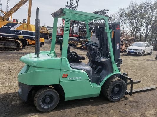 Condições de trabalho estáveis Mitsubishi de segunda mão 3 toneladas FD30 em empilhadeira com 180 mm largura de garfo
