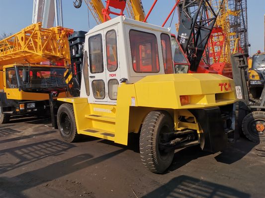 TCM FD100 em empilhadeira a diesel utilizada no canteiro de obras com comprimento de garfo de rotina garantido