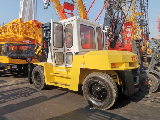 TCM FD100 em empilhadeira a diesel utilizada no canteiro de obras com comprimento de garfo de rotina garantido