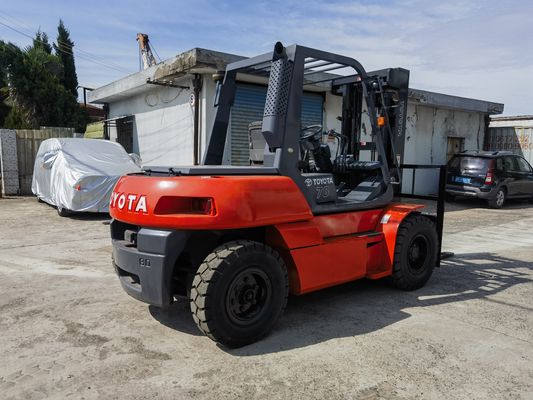 Carregador elevador diesel de 7 toneladas com certificação EPA e comprimento de garfo de rotina do motor Toyota ISUZU
