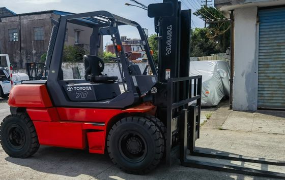 Carregador elevador diesel de 7 toneladas com certificação EPA e comprimento de garfo de rotina do motor Toyota ISUZU
