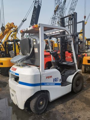Home 2,5 toneladas usadas Japão TCM FD25 T3C empilhadeira a diesel para indústrias de restaurantes