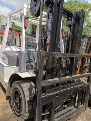 TCM FD50 empilhadeira de 5 toneladas com estrutura de duas portas e motor diesel