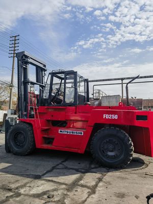 Experimente um desempenho superior com uma empilhadeira diesel Mitsubishi FD250 de 25 toneladas