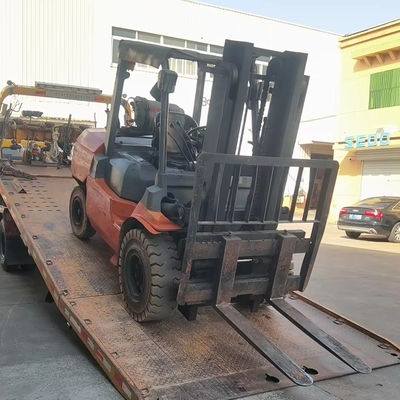 Forquilha Toyota FD50 usada 5 toneladas com 5000 kg de peso e bom trabalho em boas condições