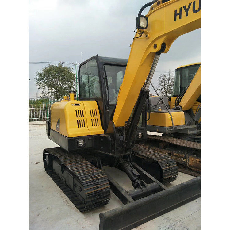 Máquina de escavadeira HYUNDAI 60 usada Peso 10000 KG e poucas horas de trabalho 2001-4000