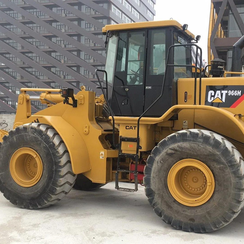 Carregador de rodas usado CAT 966H em bom estado, com motor original e horas negociáveis