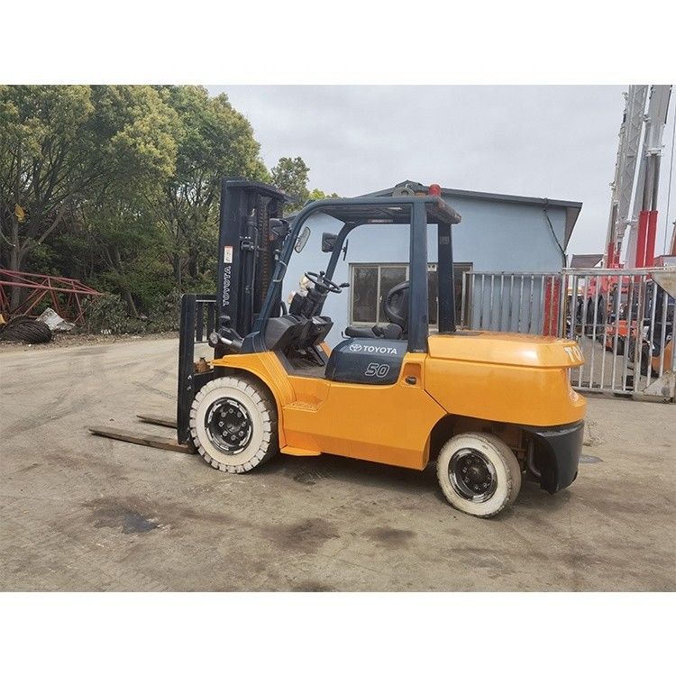 5000kg Toyota 7f50 caminhão elevador com 3 mastros e 6000mm de altura de elevação em Xangai