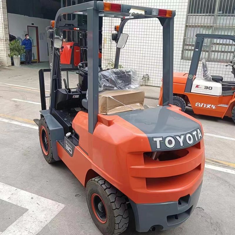3 toneladas 3000 kg Toyota Forklift usado FDZN30 com motor japonês ISUZU em boas condições