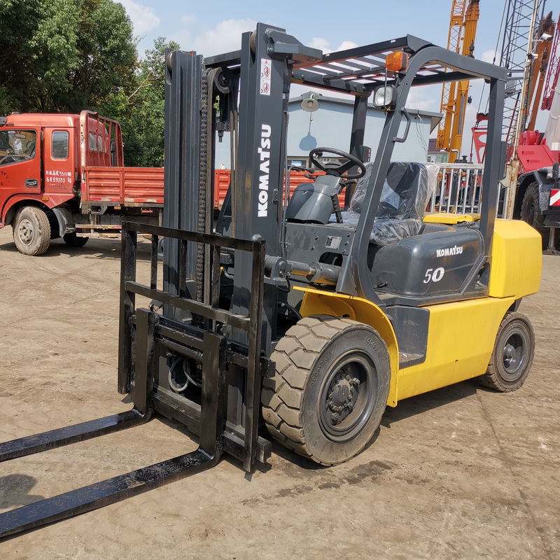 Fonte de alimentação manual Japão Komatsu FD50 empilhadeira de 5 toneladas com mudança lateral 3 estágios 2 estágios