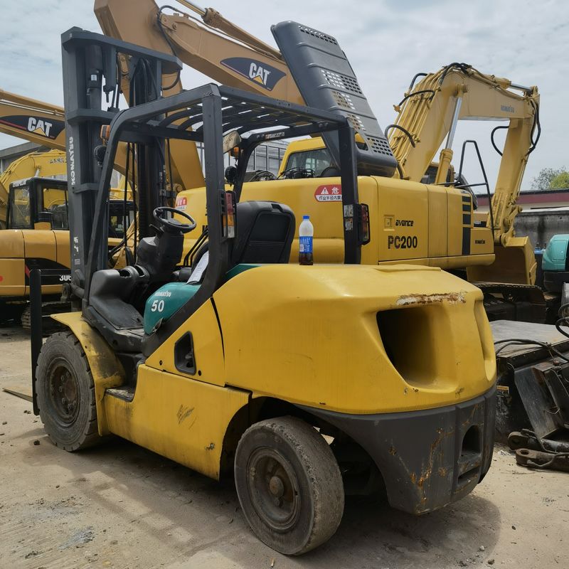 5 toneladas de empilhadeira Komatsu FD50-10 FD50-7 FD50 com fonte de alimentação manual e em bom estado