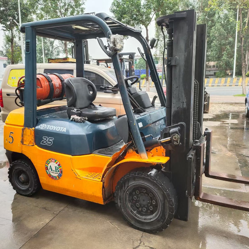 2012 Toyota 7F25 caminhão de empilhadeira a GLP com motor japonês e motor a gasolina 2,5 toneladas