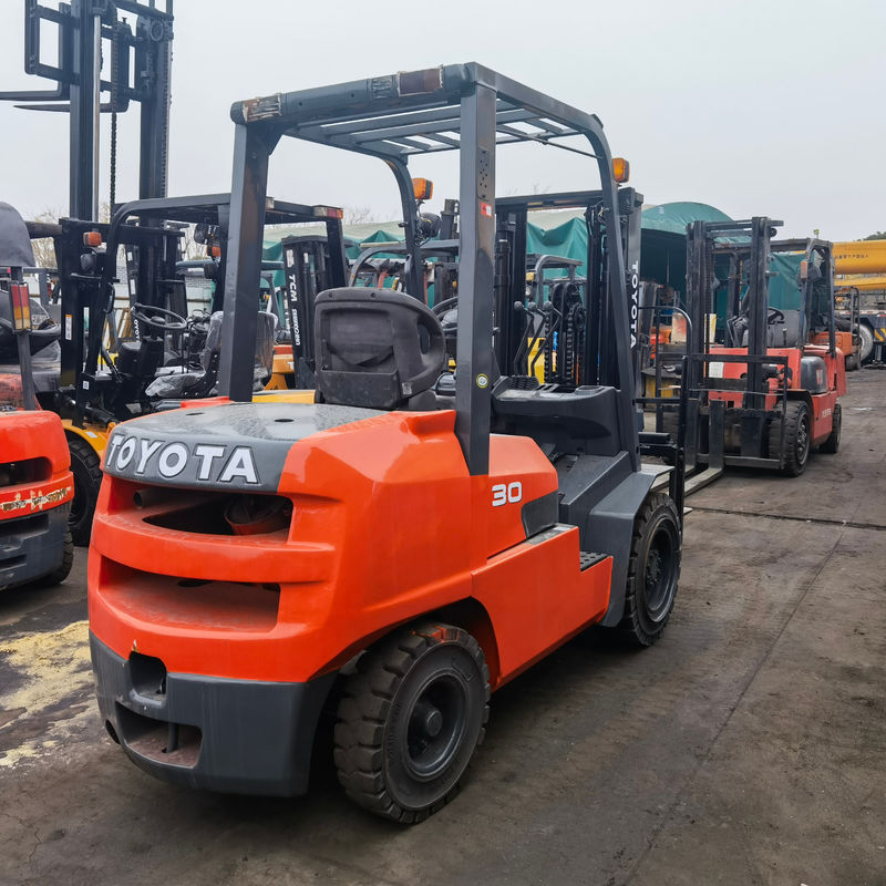 3000 kg Peso Toyota FD30 usado em empilhadeira com mudança lateral do grampo movendo-se para a esquerda e direita