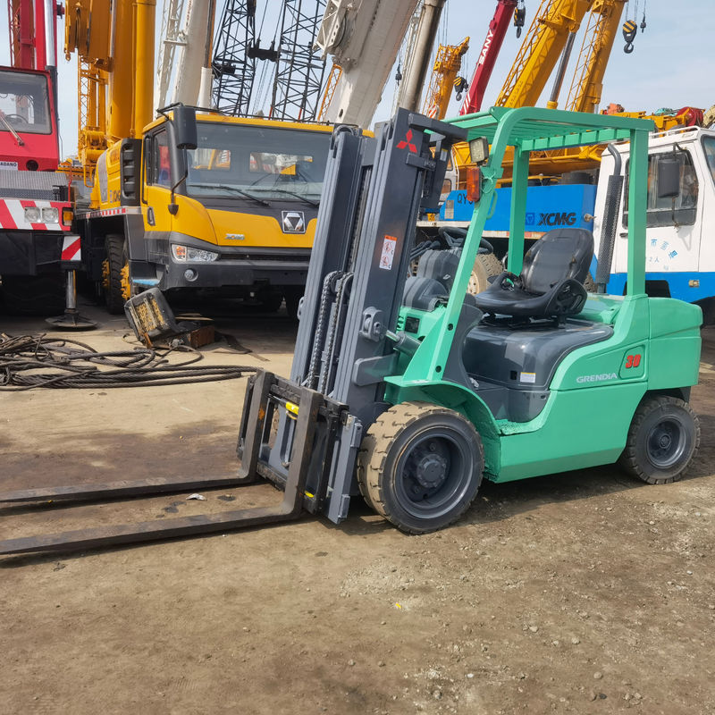 Condições de trabalho estáveis Mitsubishi de segunda mão 3 toneladas FD30 em empilhadeira com 180 mm largura de garfo