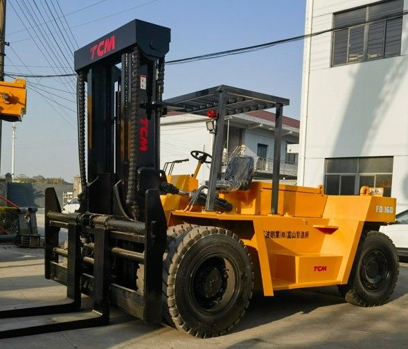 TCM 16 Ton FD160 16T Elevador de empilhadeira Japão Original Elevador de empilhadeira usado para trabalho pesado